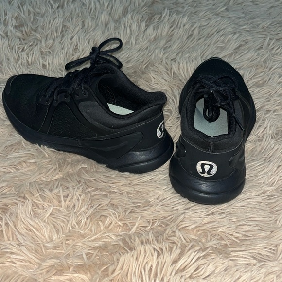 Lululemon running shoes, size 6 - Picture 1 of 3